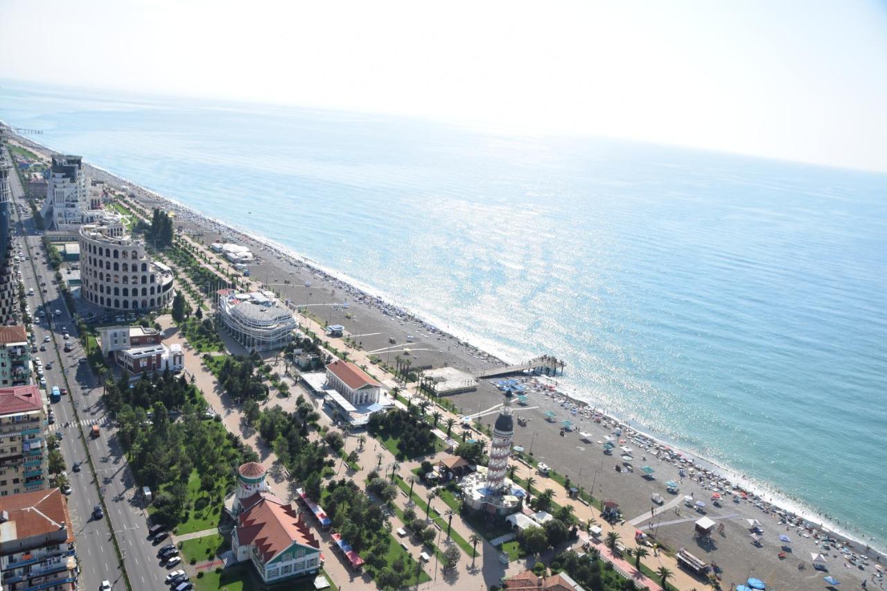 Heaven'S Palace Aparthotel Batumi Exterior photo